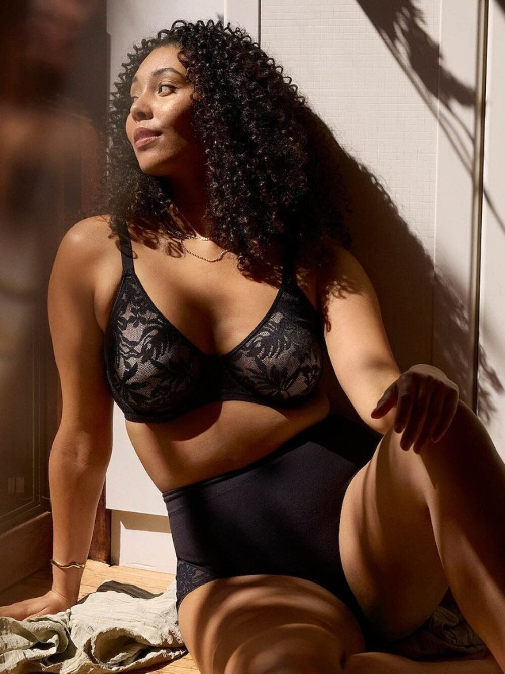 #1664 Bali Women's Breathe Lace Underwire Bra DF7590 - Black/Almond - Picture 5 of 7
